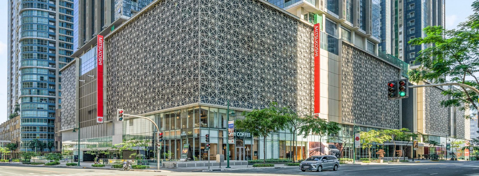 $hero_banner['image']['alt]