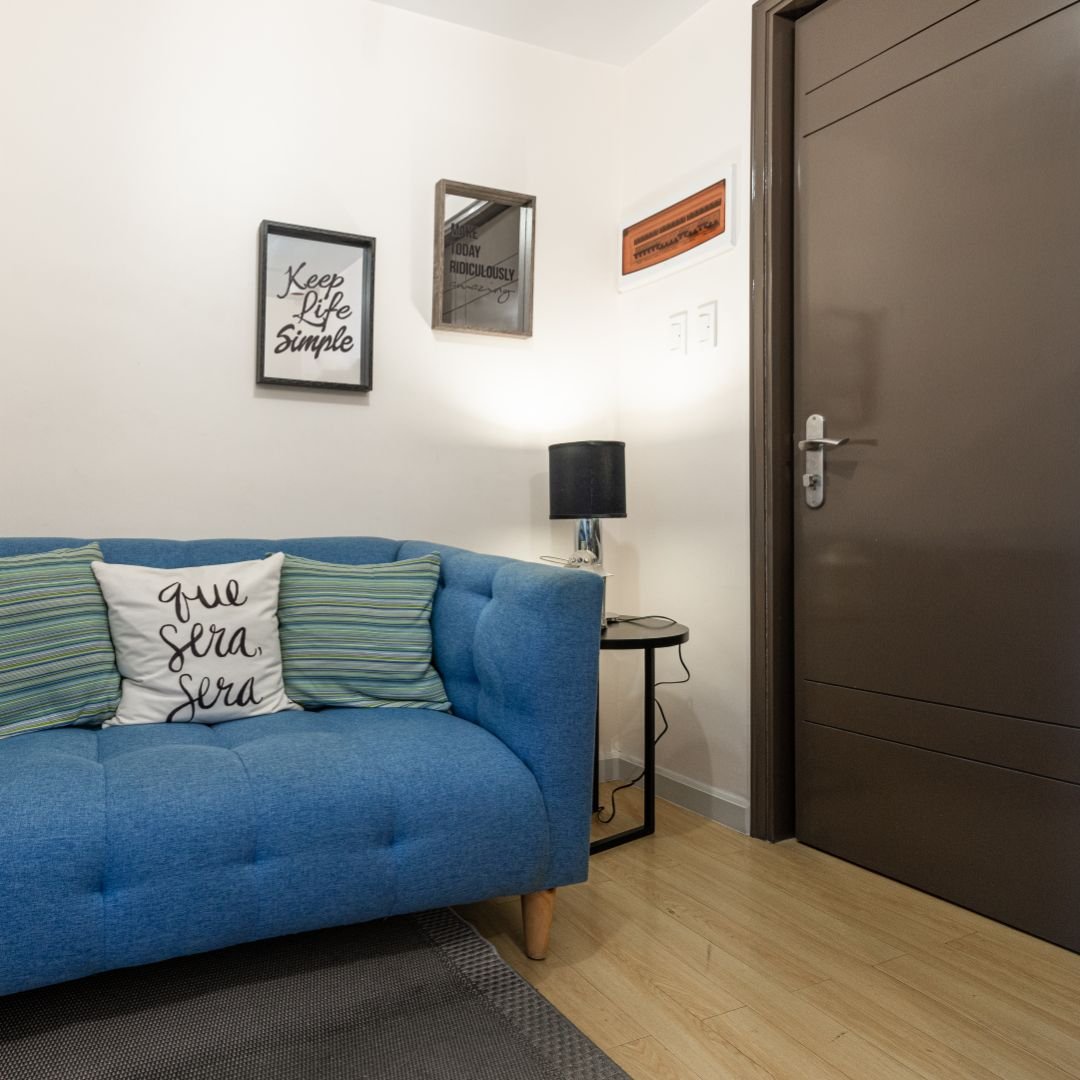 9_1BR_Living_Room (Large)